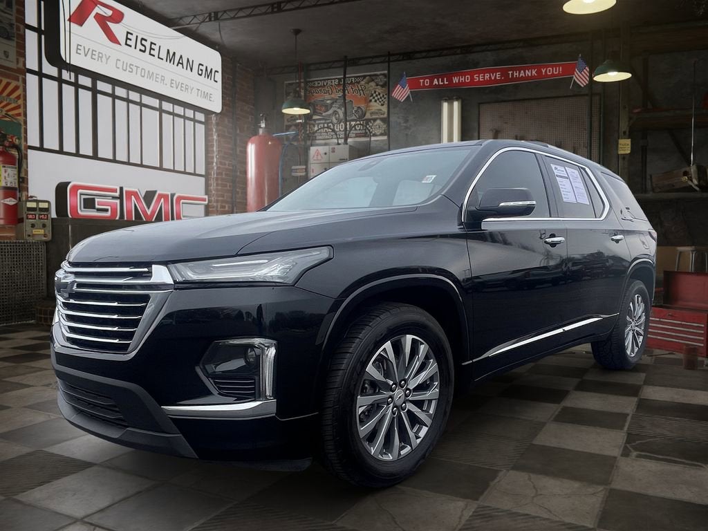 2023 Chevrolet Traverse Premier in Mosaic Black Metallic — front three-quarter view