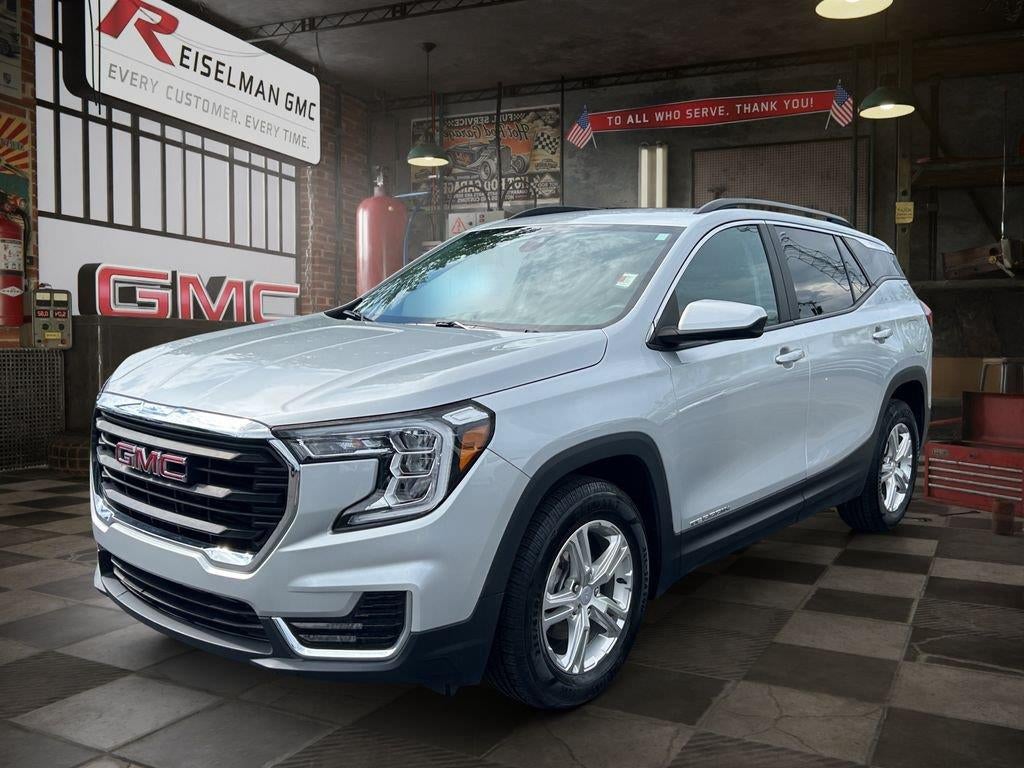 2022 GMC Terrain SLE in Quicksilver Metallic — front three-quarter view