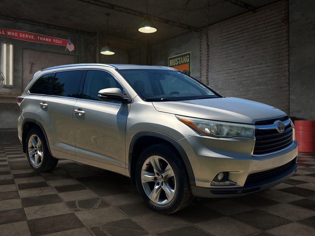 2015 Toyota Highlander — side profile view