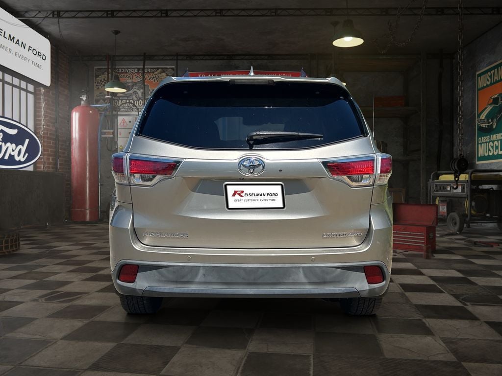 2015 Toyota Highlander — detail view