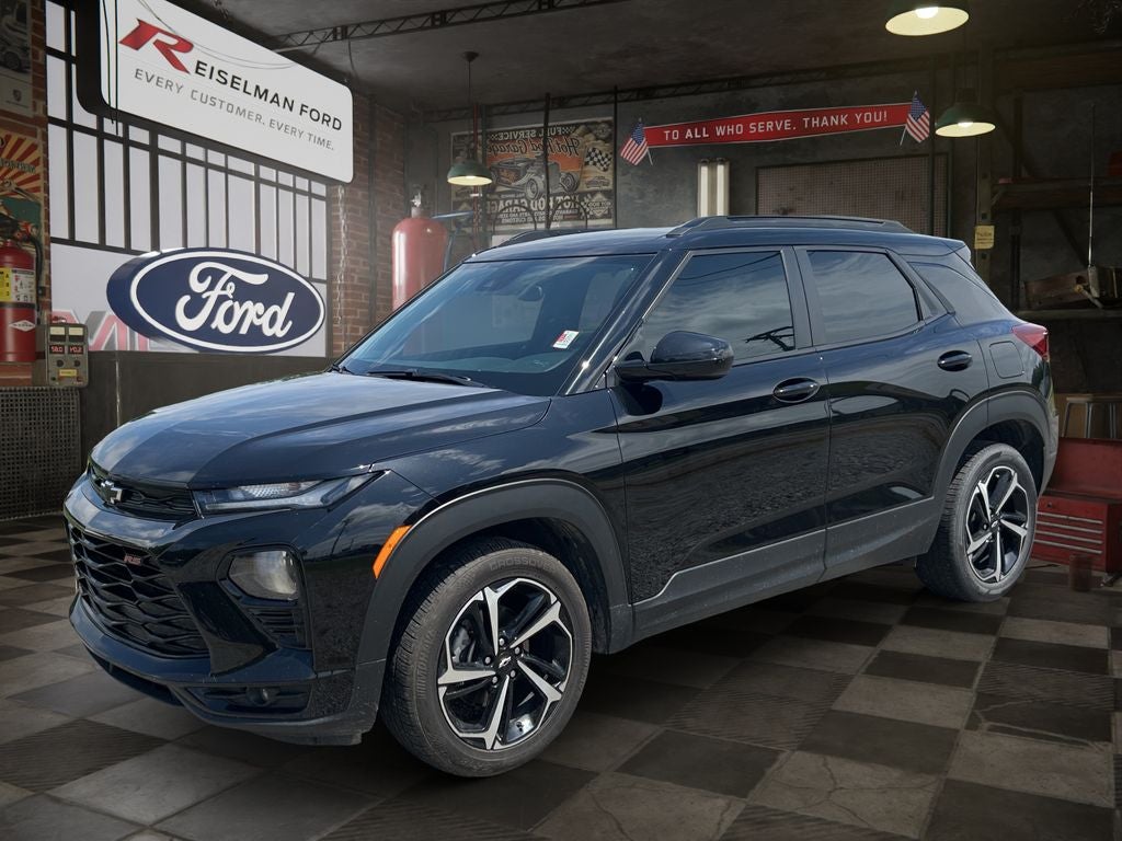2022 Chevrolet TrailBlazer RS in Mosaic Black Metallic — front three-quarter view